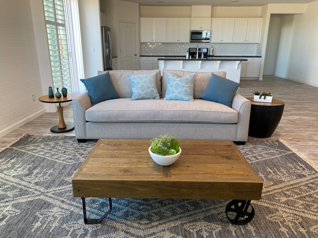 Which is better: bench cushion or split cushions sofa?