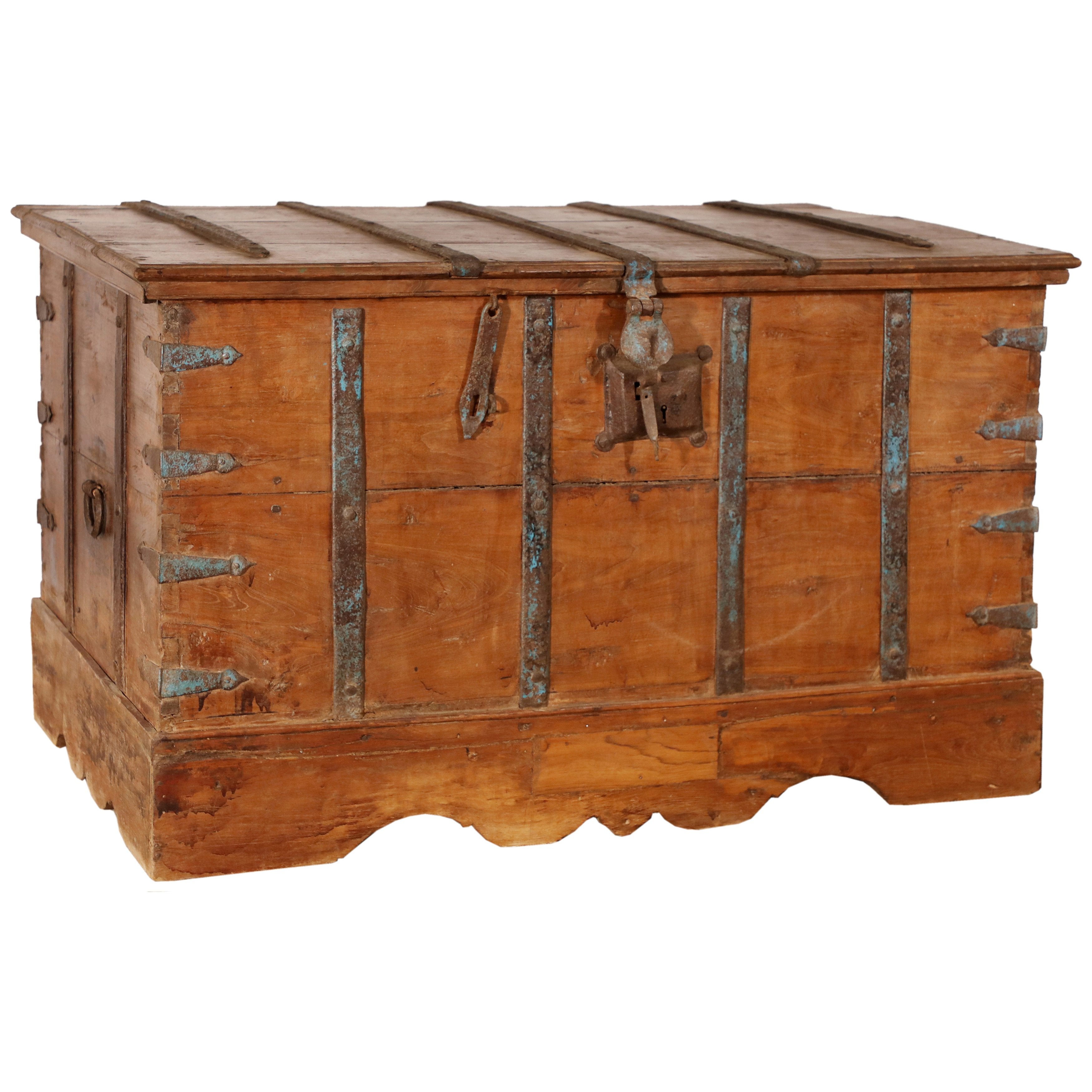 Antique Travel Trunk - What A Room