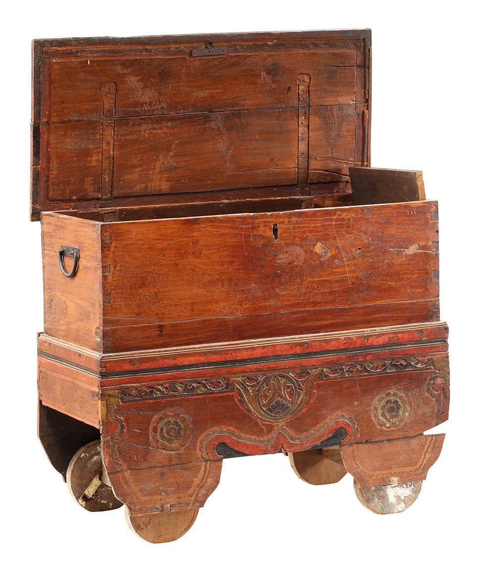 Old Gerobog Trunk - What A Room